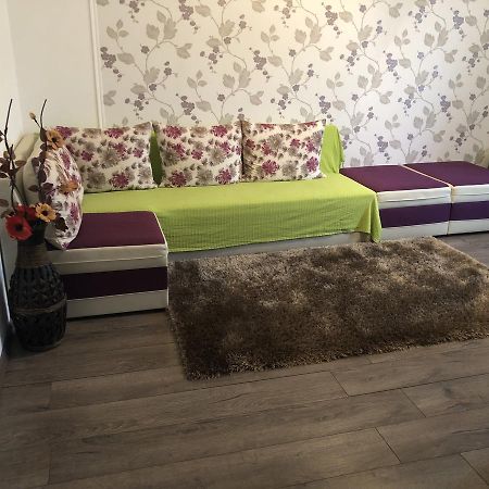 Apartament Isabela Hotel นาโวดาริ ภายนอก รูปภาพ
