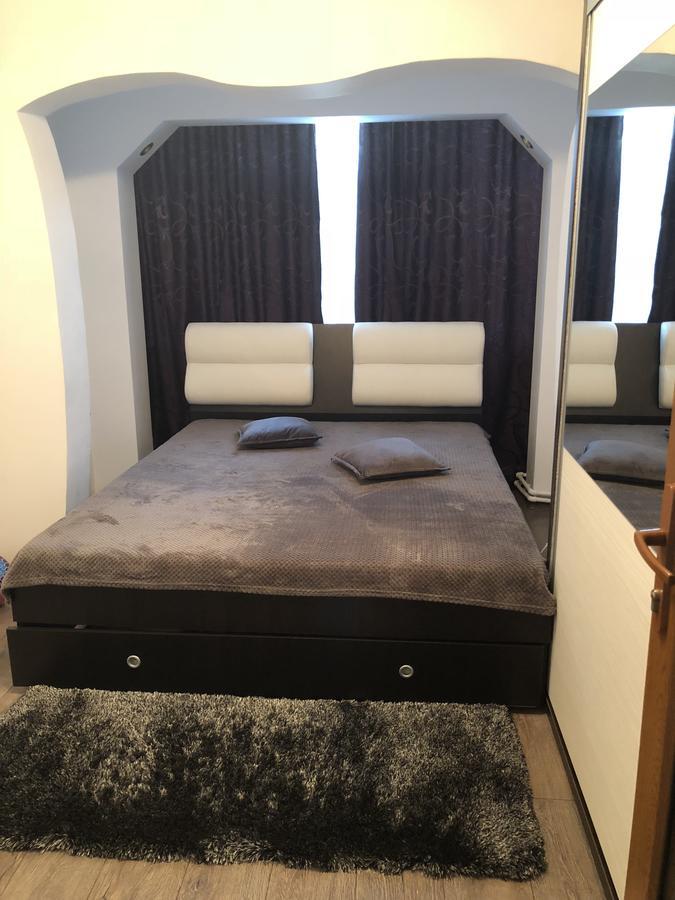 Apartament Isabela Hotel นาโวดาริ ภายนอก รูปภาพ